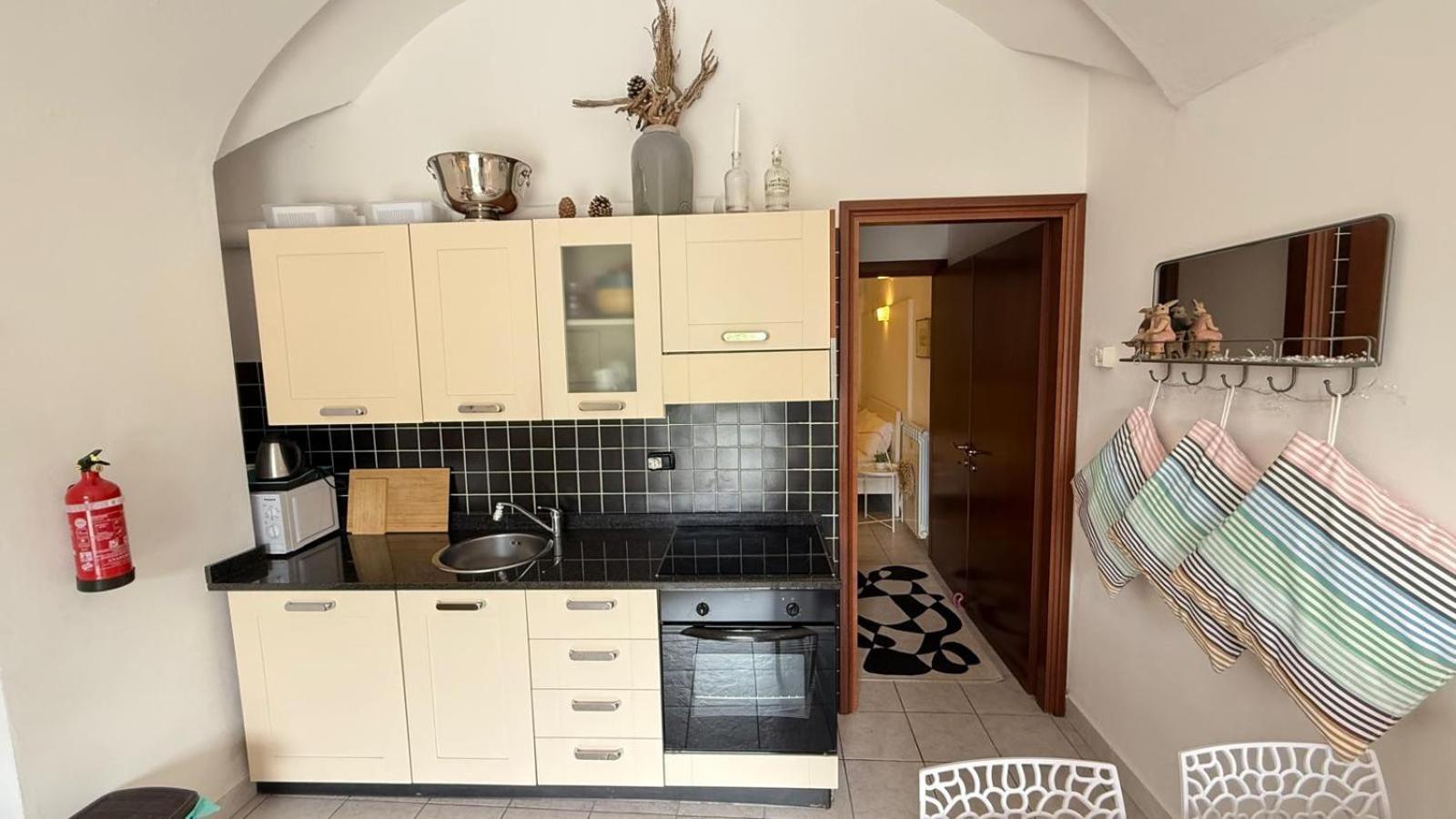 1-Bedroom Apartment Bello Posto Acquaseria Ngoại thất bức ảnh
